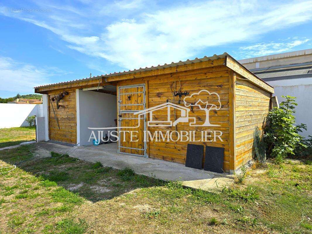 Maison à SAINT-VICTORET