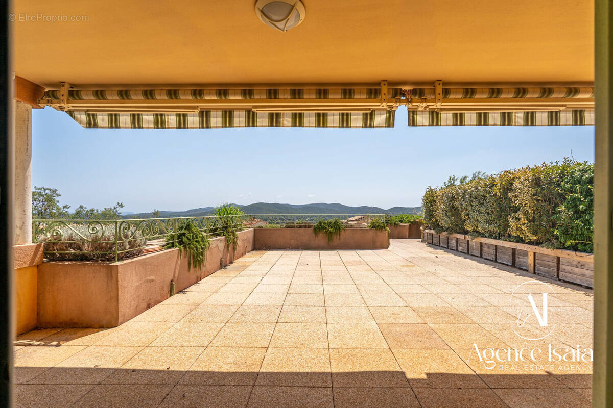 Appartement à BORMES-LES-MIMOSAS