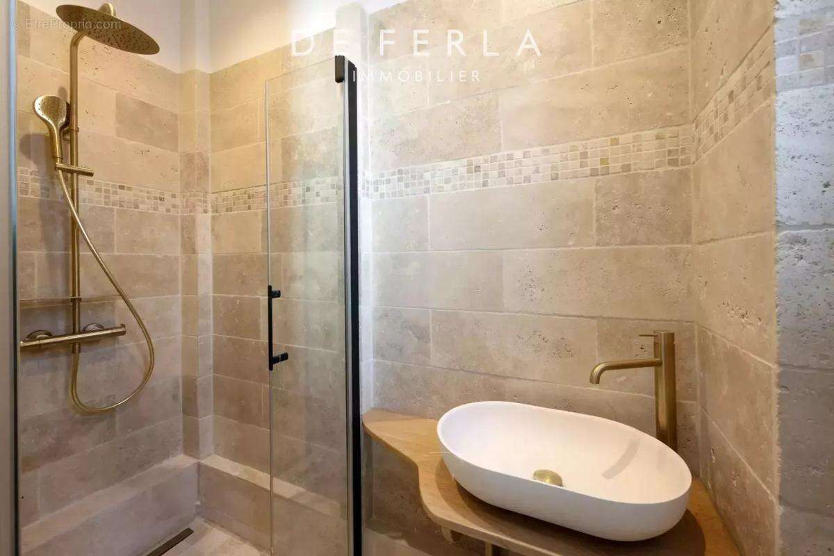 Appartement à PARIS-7E