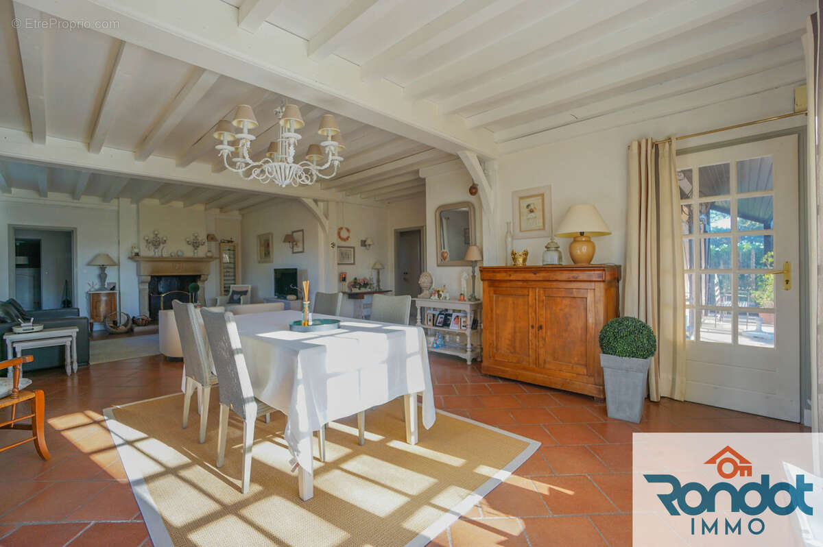 Maison à SAVIGNY-LE-SEC