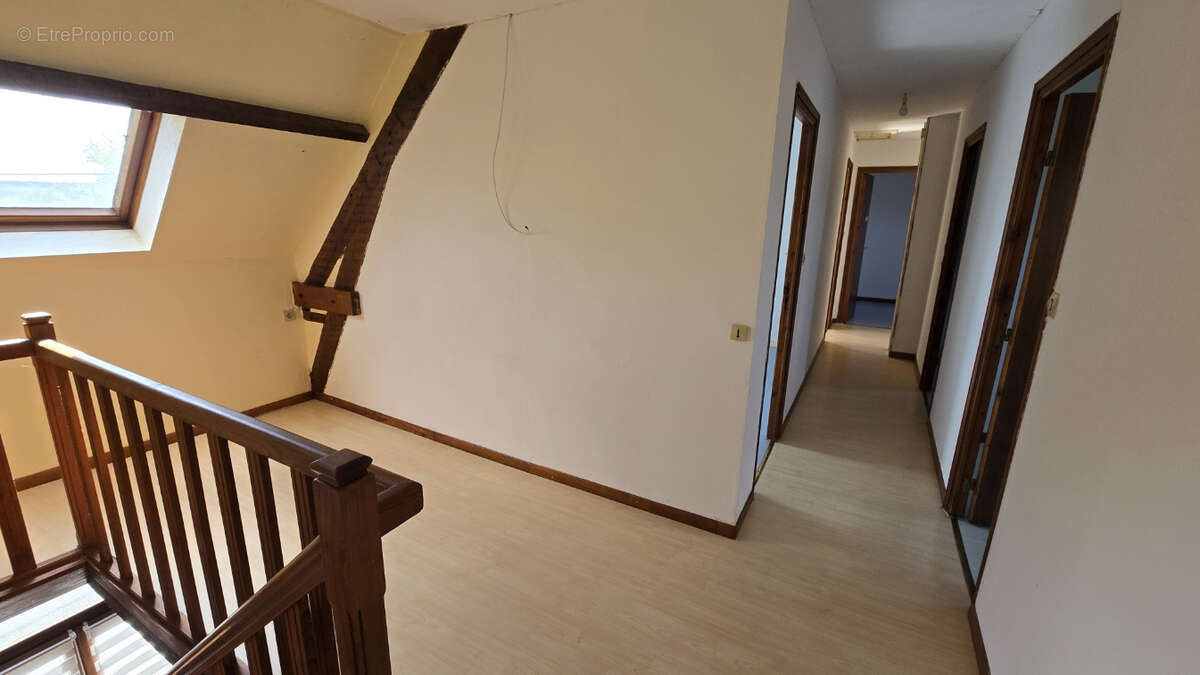 réf 4012 - Maison type longère aux beaux volumes avec grande dépendance et jardin clos - - photo 5