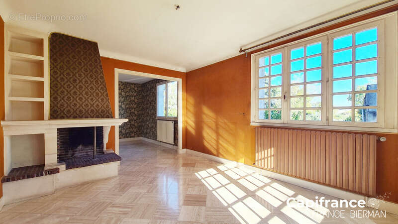 Maison à rénover sur 2 niveaux NIORT - photo 3