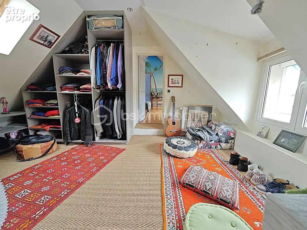 À 10 minutes de RAMBOUILLET, propriété de 220 m² habitable sur terrain de 940 m² avec une magnifique piscine de 5 M par 10 M - photo 15