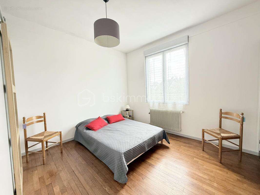 Maison non mitoyenne  106m²  6 pièces édifiée sur une parcelle de 270m² avec jardin et dépendances aux portes de paris - photo 10