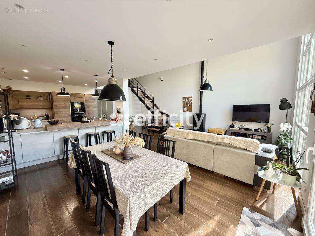 Maison à SAINT-PIERREVILLERS