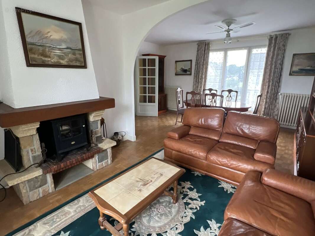 Maison à MEZIERES-SUR-ISSOIRE