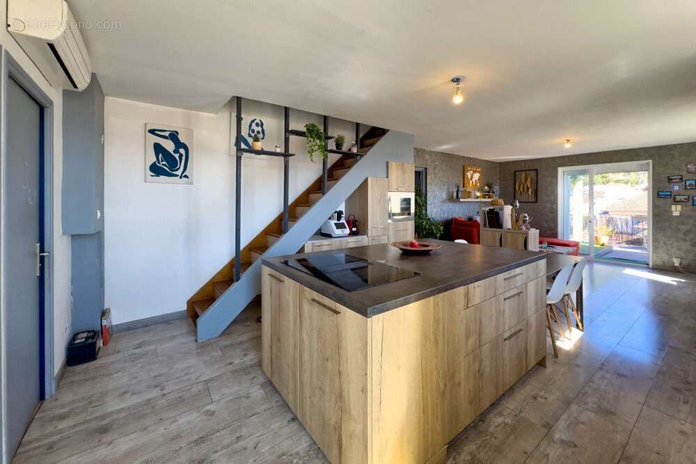 Maison à THEZE