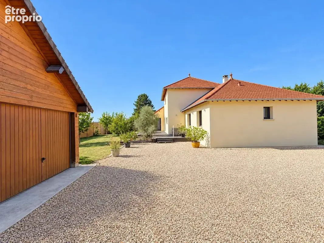 Maison contemporaine 3 chambres à Boisset-les-Prévanches - photo 17