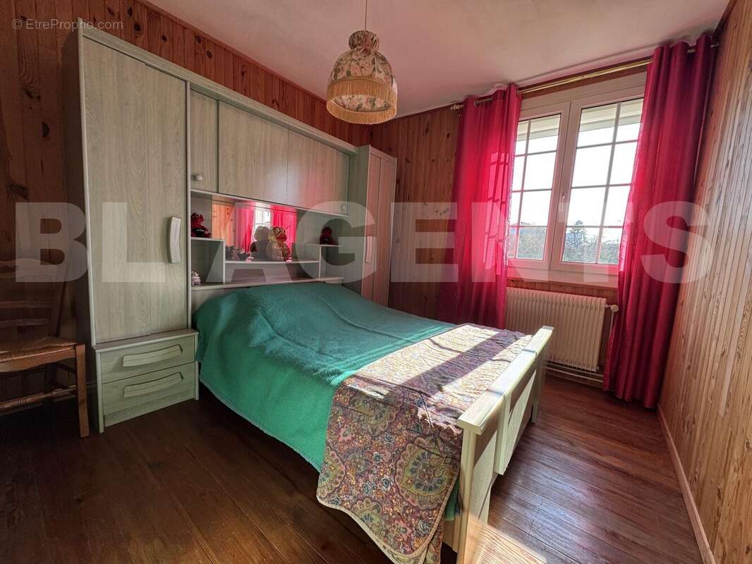 IMG_8375 - Maison à BELLEU