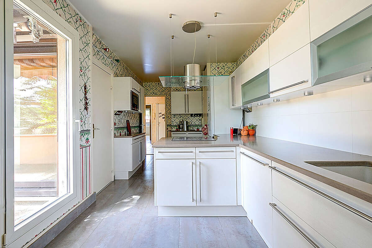 Appartement à VILLE-D'AVRAY