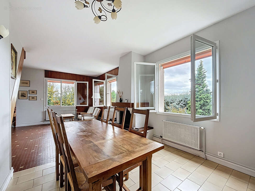 Maison à FRANCHEVILLE