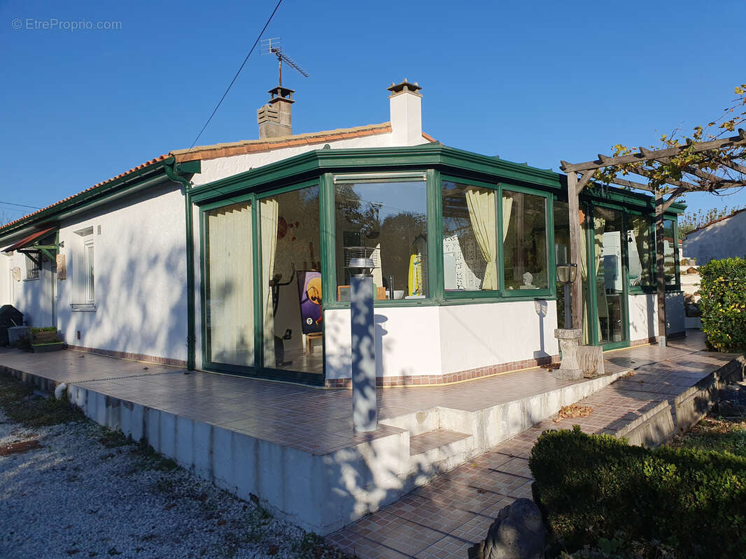 Maison à SAINT-GEORGES-DES-COTEAUX