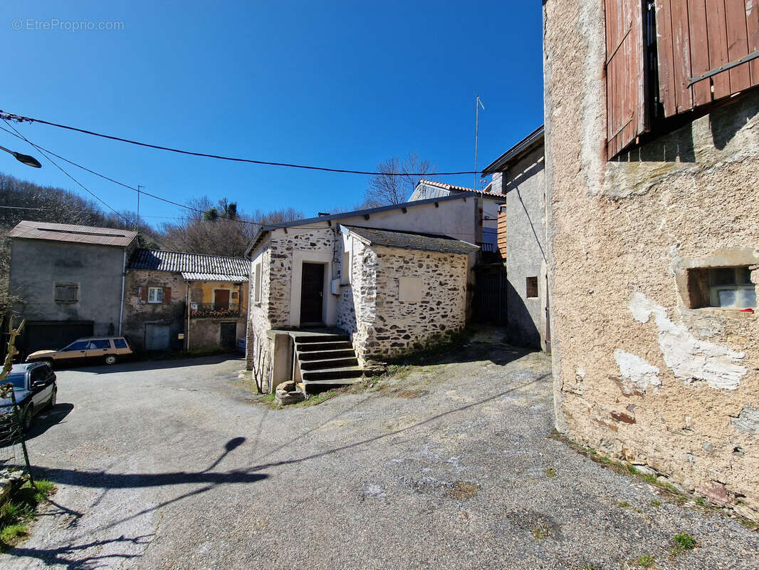 Maison à CASTANET-LE-HAUT