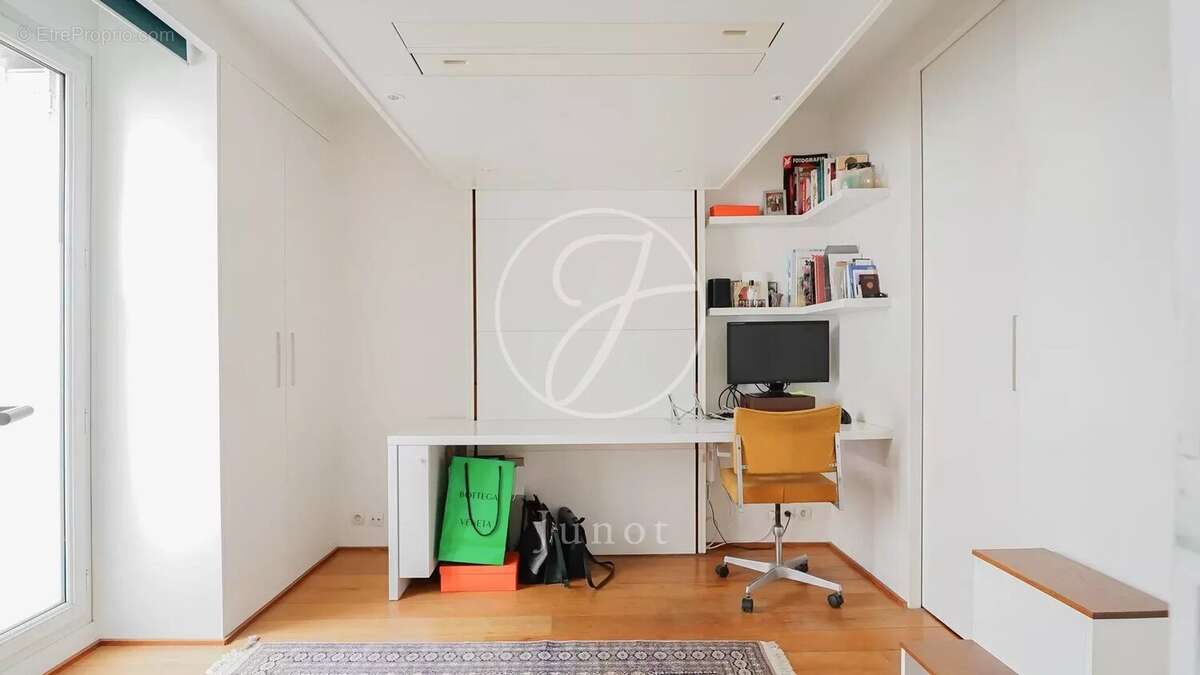 Maison à NEUILLY-SUR-SEINE