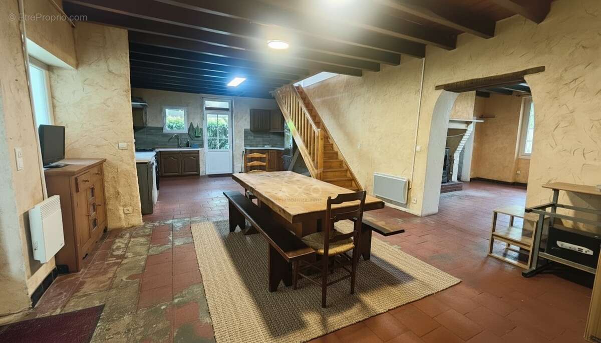 Maison à BOURRIOT-BERGONCE
