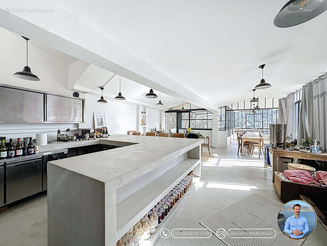 Commerce à CASTELLAR