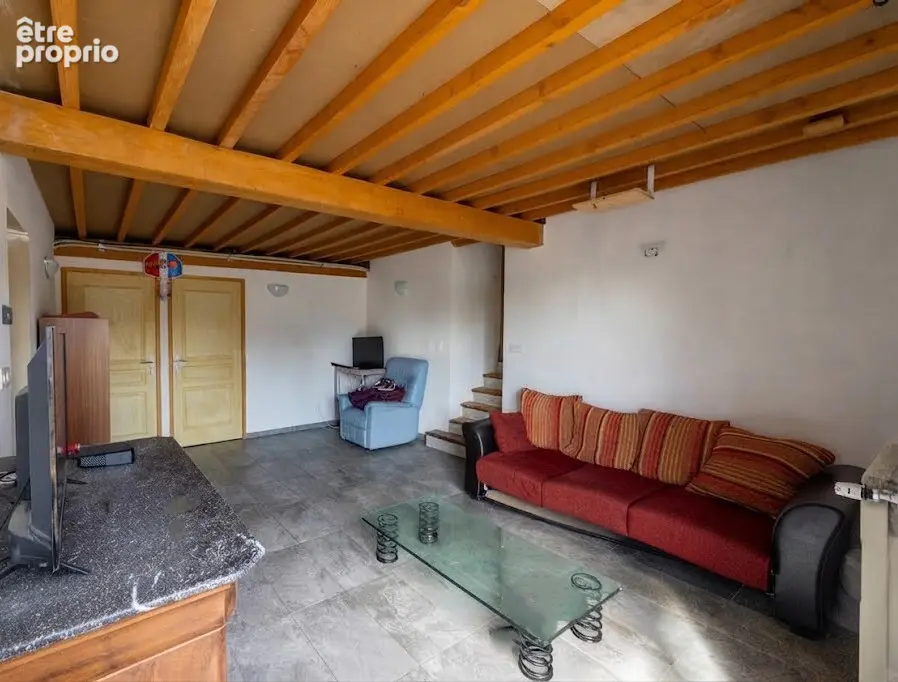 Corps de ferme de 183 m² et grand terrain de 5 631 m² - Proche Lyon - photo 12