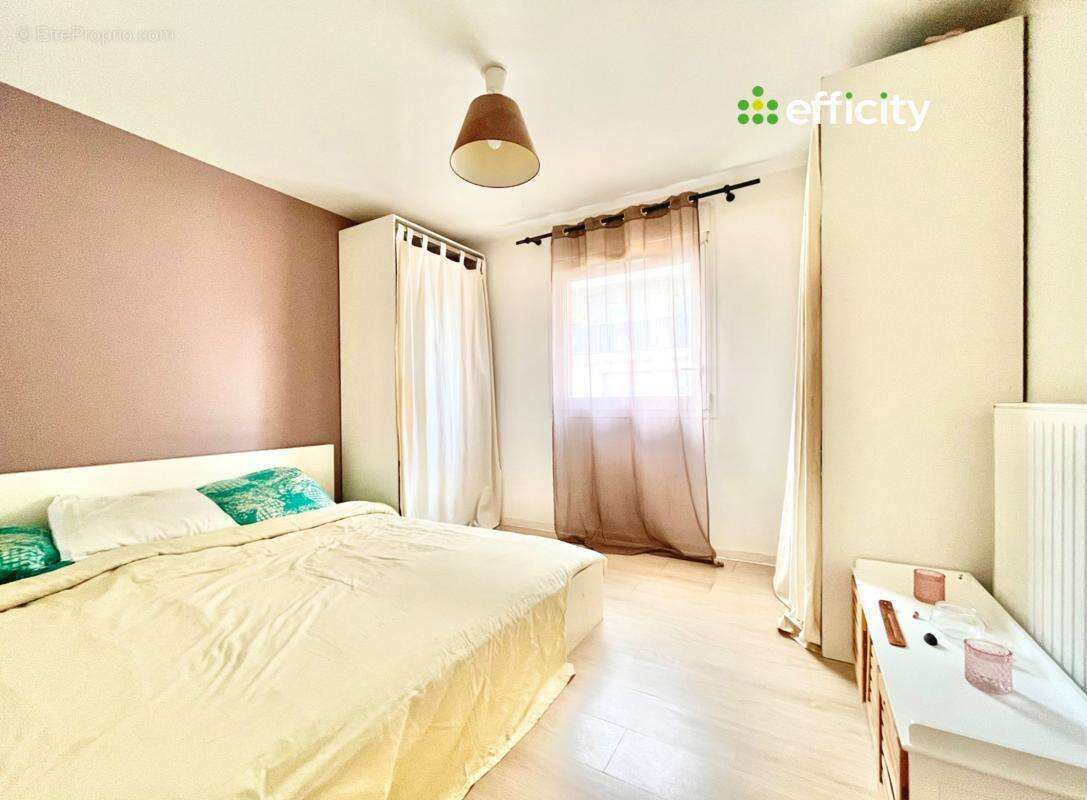 Appartement à SAULX-LES-CHARTREUX