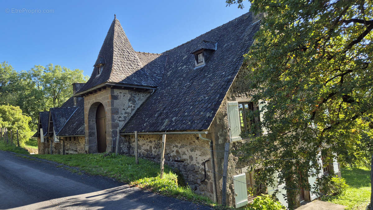 Maison à SAINT-CERNIN