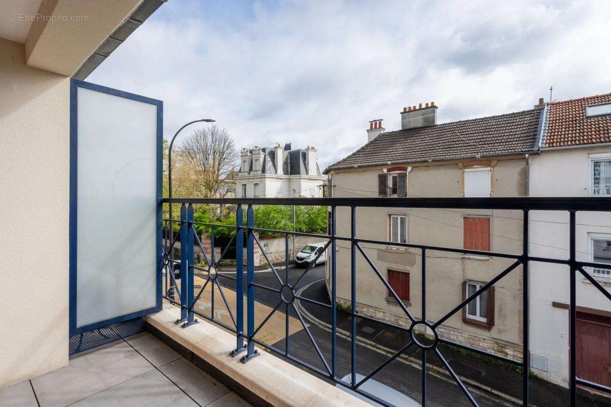 Appartement à NEUILLY-PLAISANCE