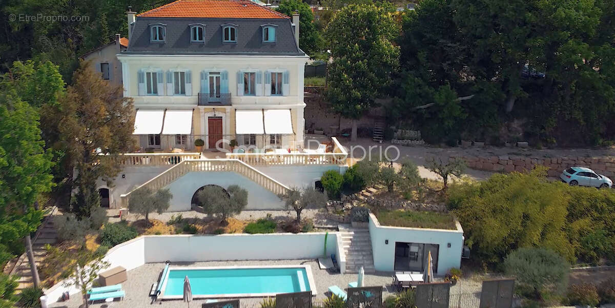 Maison à GREOUX-LES-BAINS