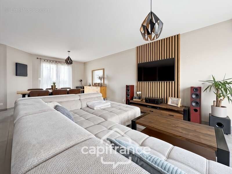 Maison à OUROUX-SUR-SAONE