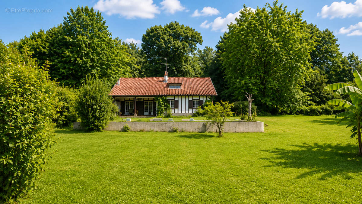 Maison à SAUBION