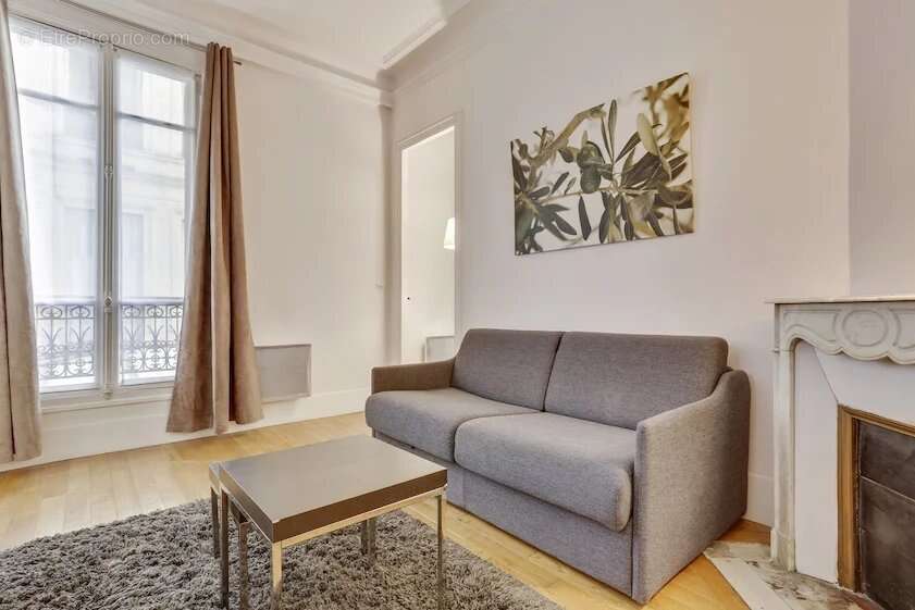 Appartement à PARIS-1E