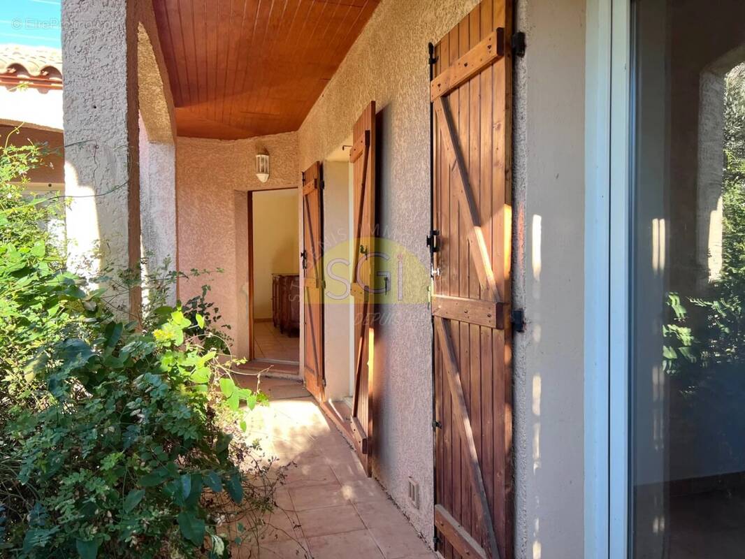 Maison à SAINT-GENIS-DES-FONTAINES