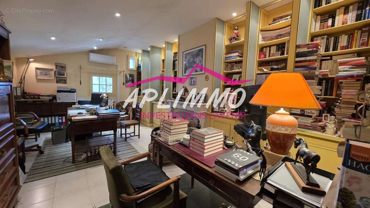 Maison à MONTELIMAR