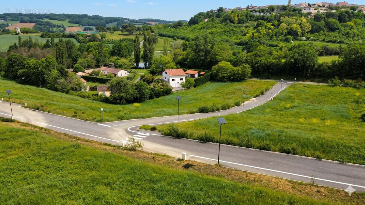 Terrain à PUYMIROL