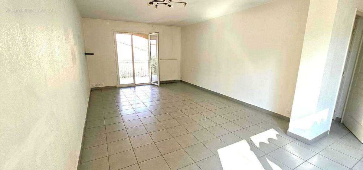 Autre à ROQUEBRUNE-SUR-ARGENS