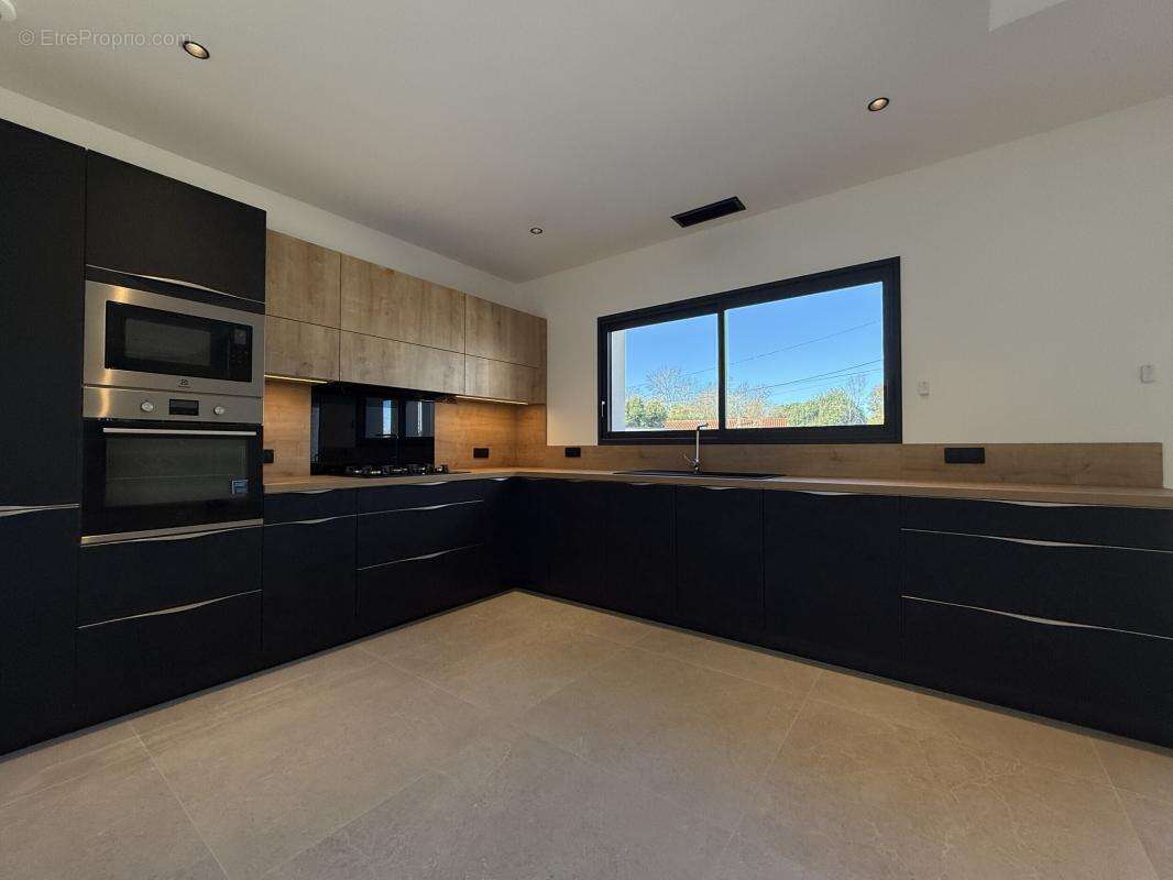 Maison à LA VILLE-DIEU-DU-TEMPLE