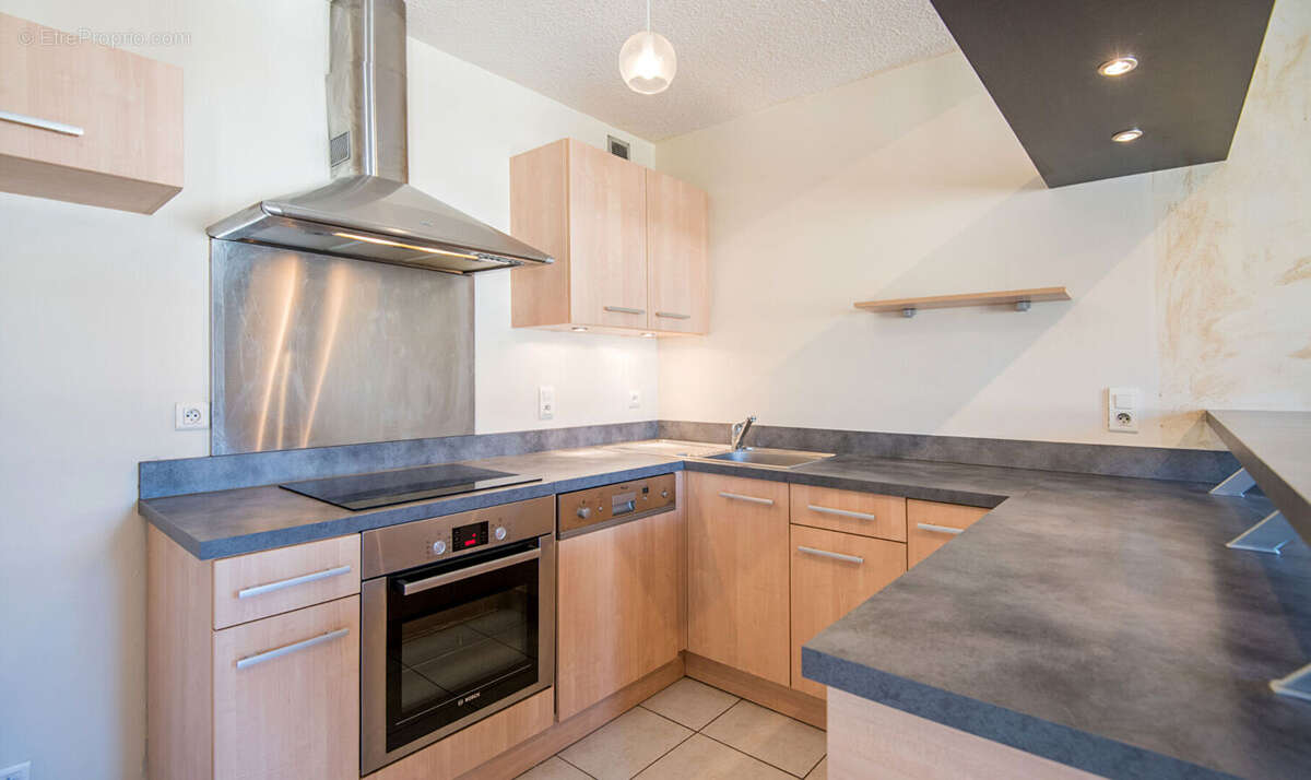 Appartement à ONET-LE-CHATEAU