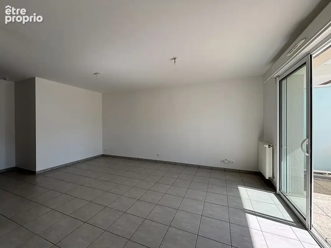 ACIGNE - Appartement en RDC avec terrasse - photo 3