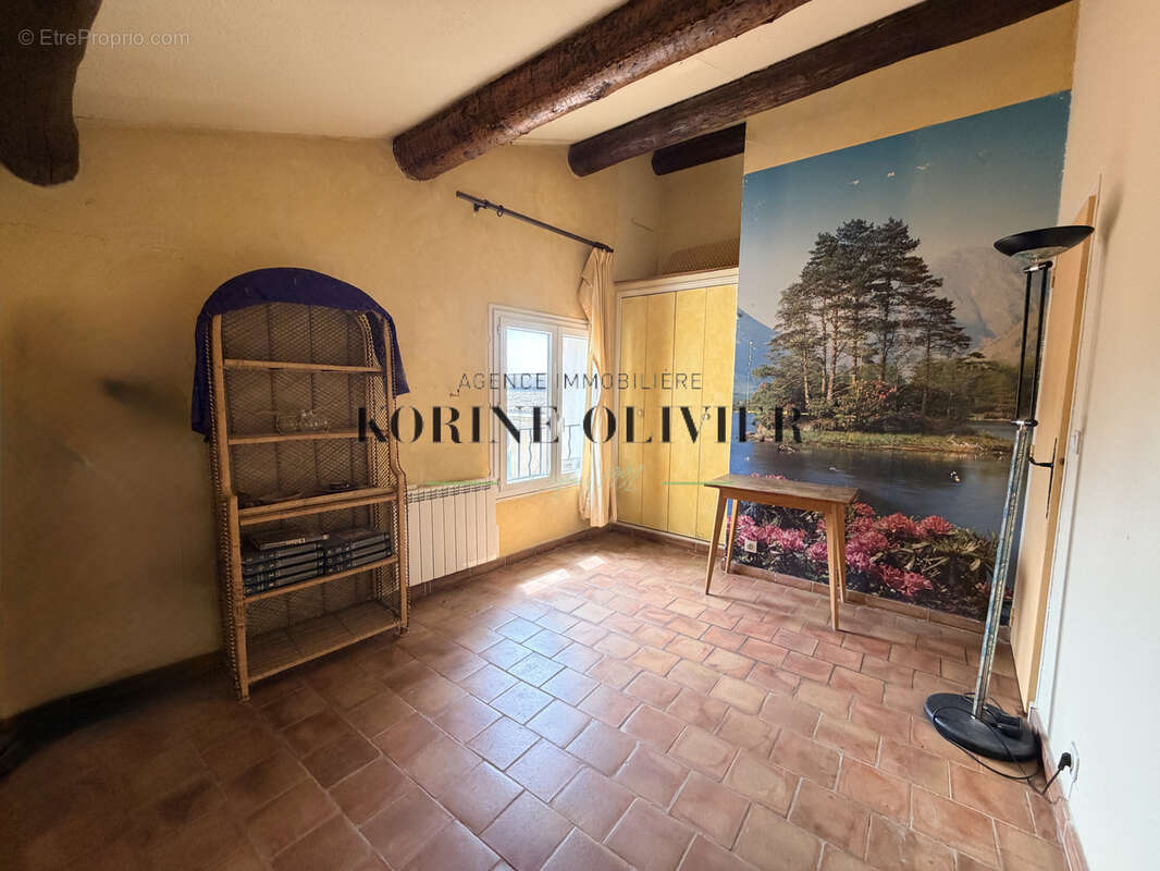 Appartement à EGUILLES