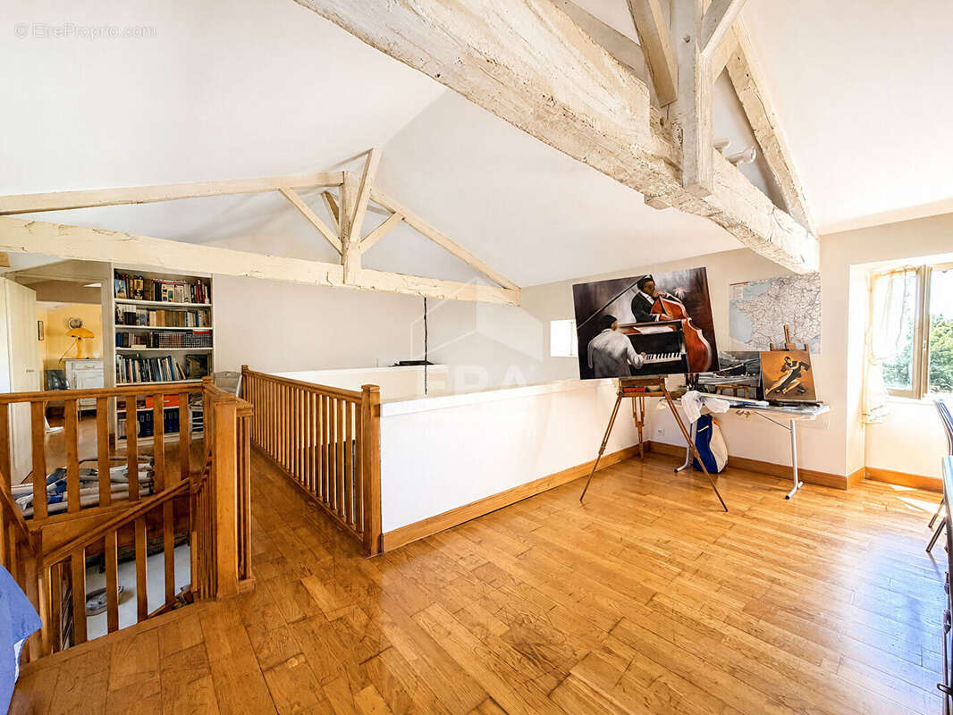 Maison 150m² à chazelles - photo 16