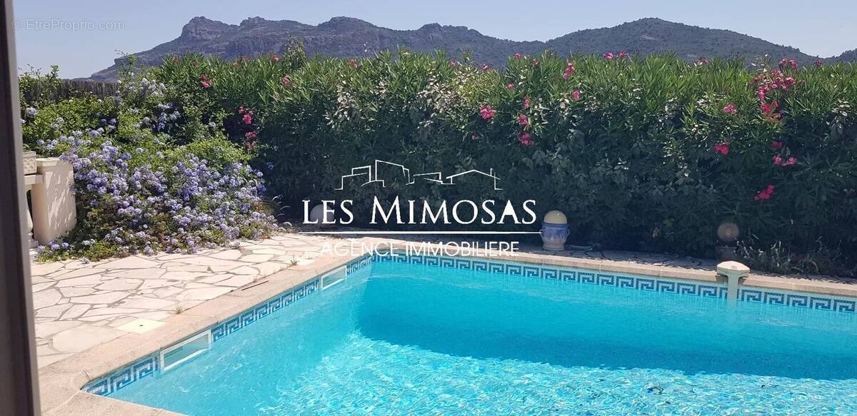 Maison à LE MUY