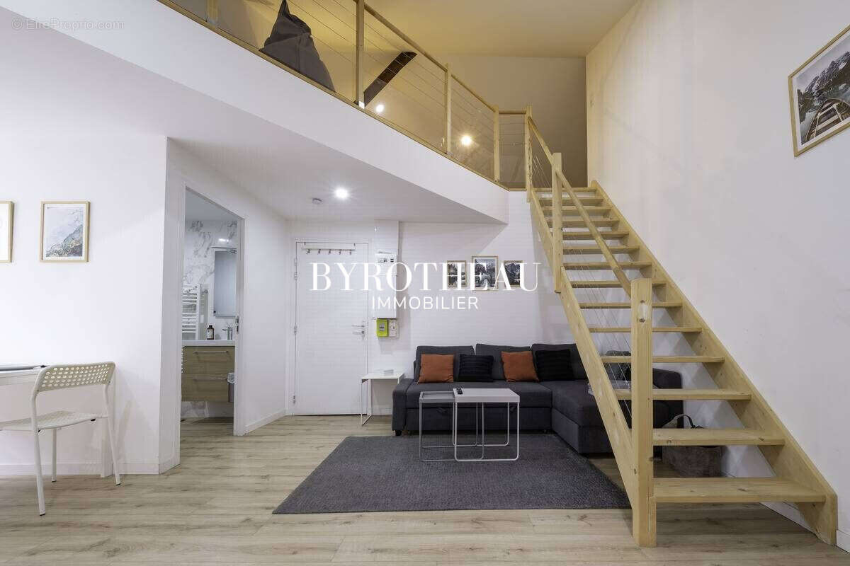 Appartement à SEGRE