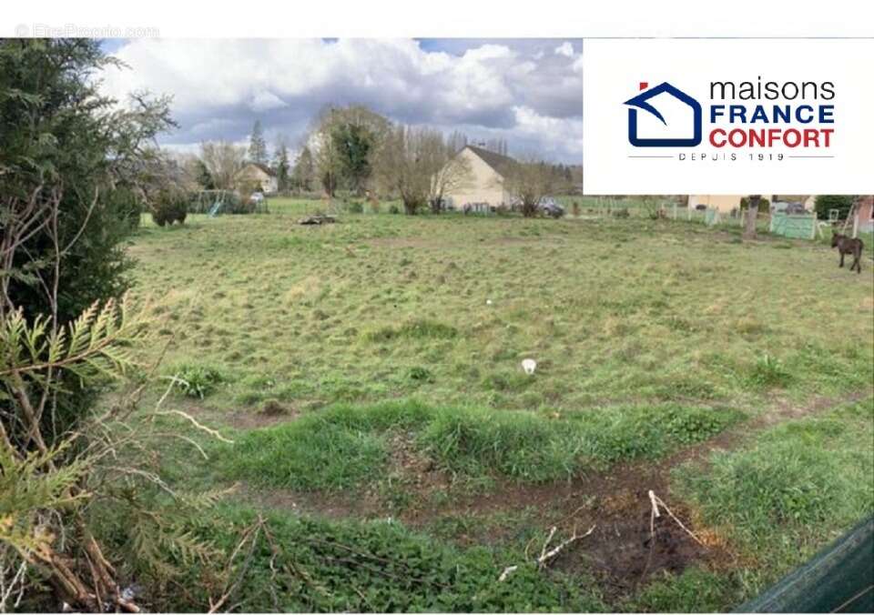 Terrain à SURVILLE