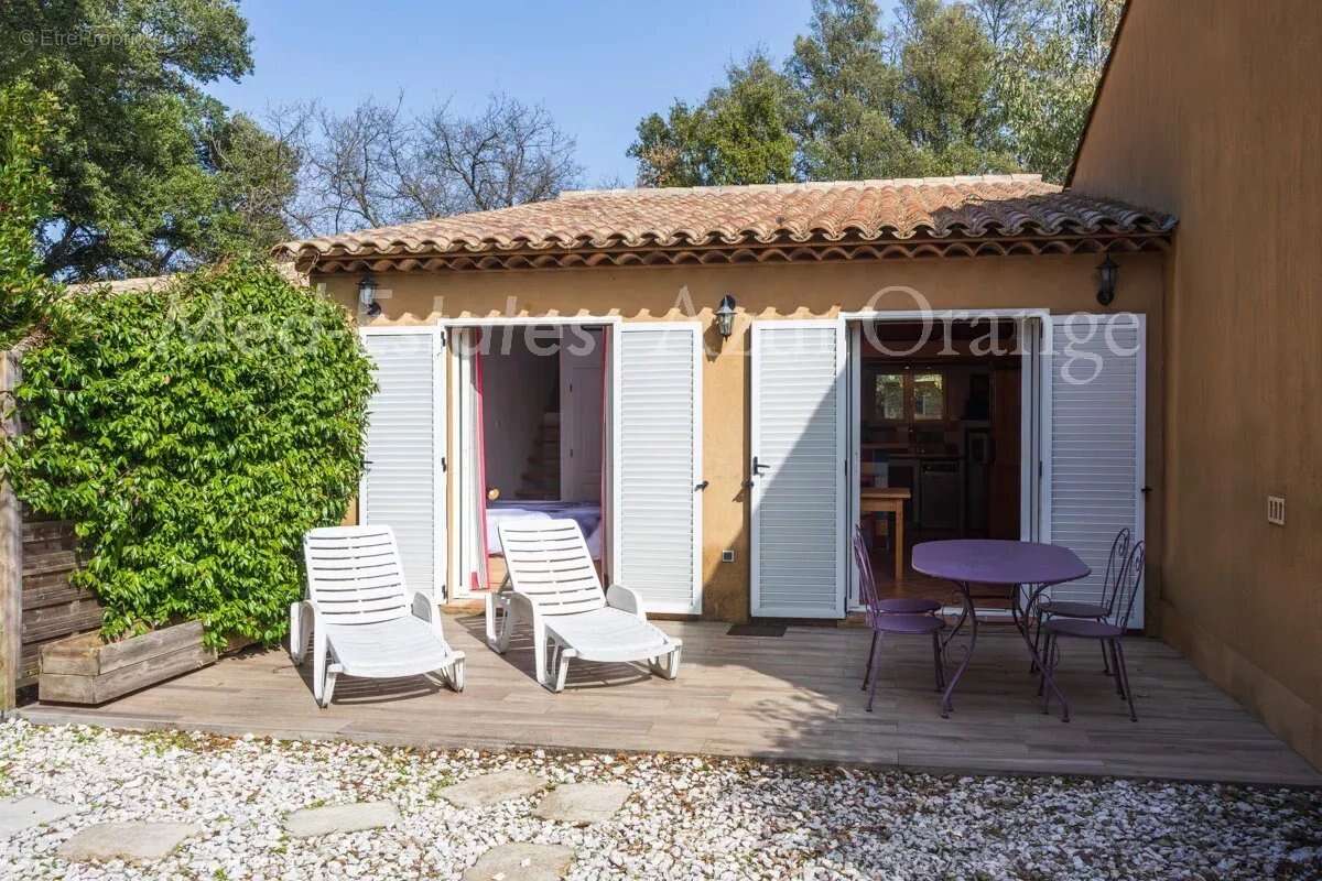 Maison à LA GARDE-FREINET