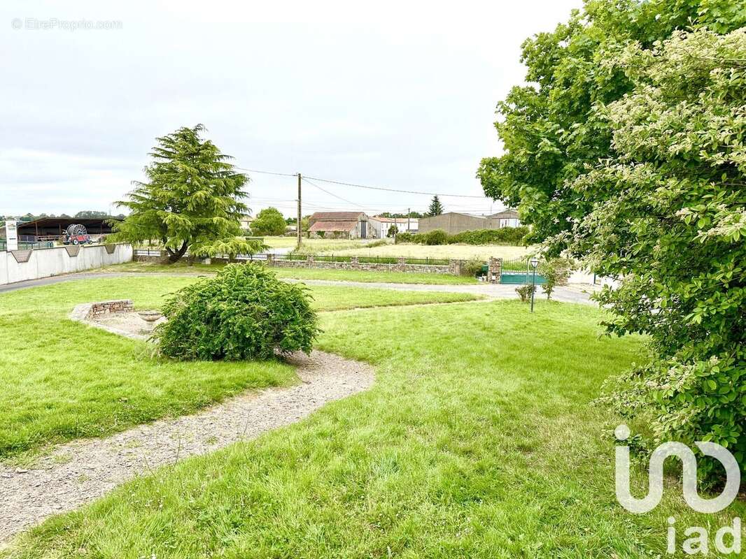 Photo 2 - Maison à LA BRUFFIERE