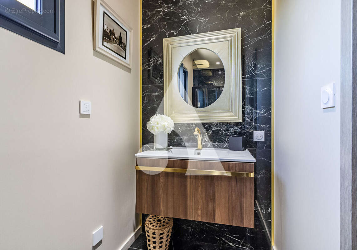 Maison à CHAZAY-D&#039;AZERGUES