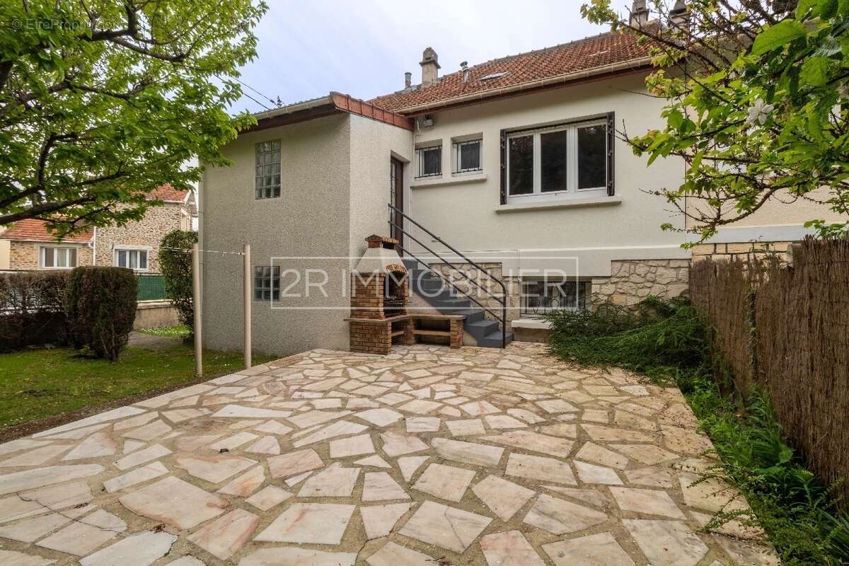 Maison à LIVRY-GARGAN