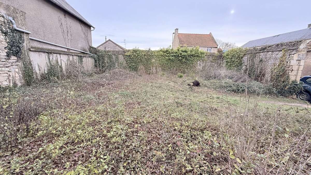 Terrain à DOUVRES-LA-DELIVRANDE