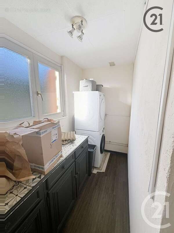 Maison à SAINT-CYR-LES-COLONS