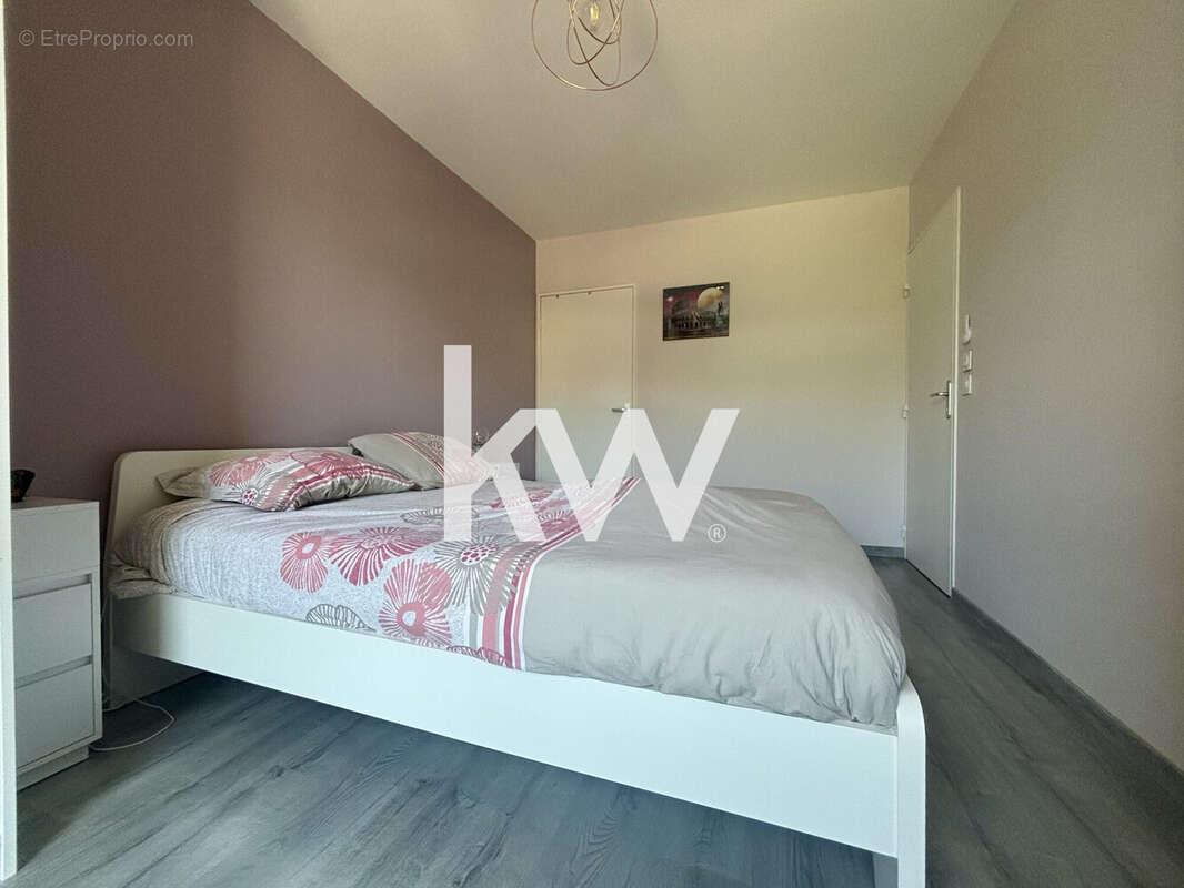 Appartement 79 m² à Bron  - photo 7