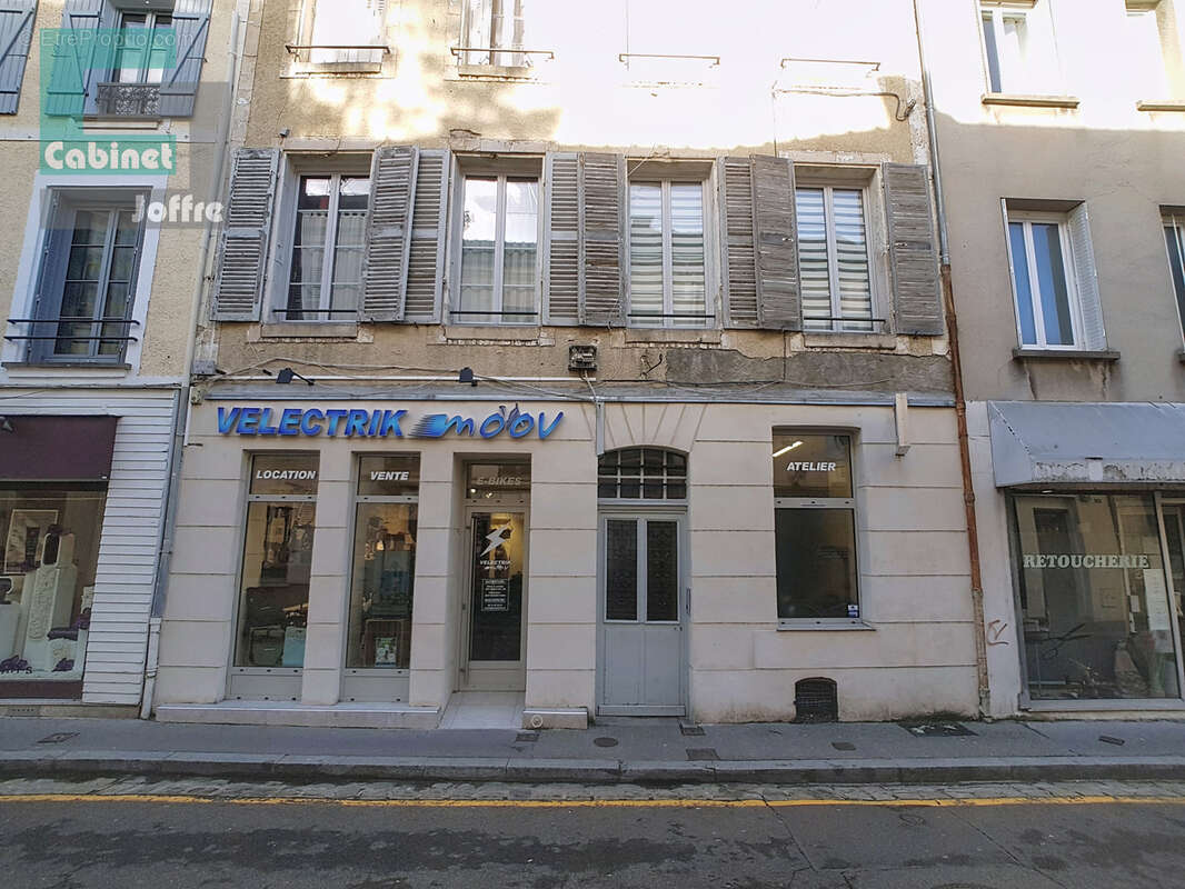 Commerce à FONTAINEBLEAU