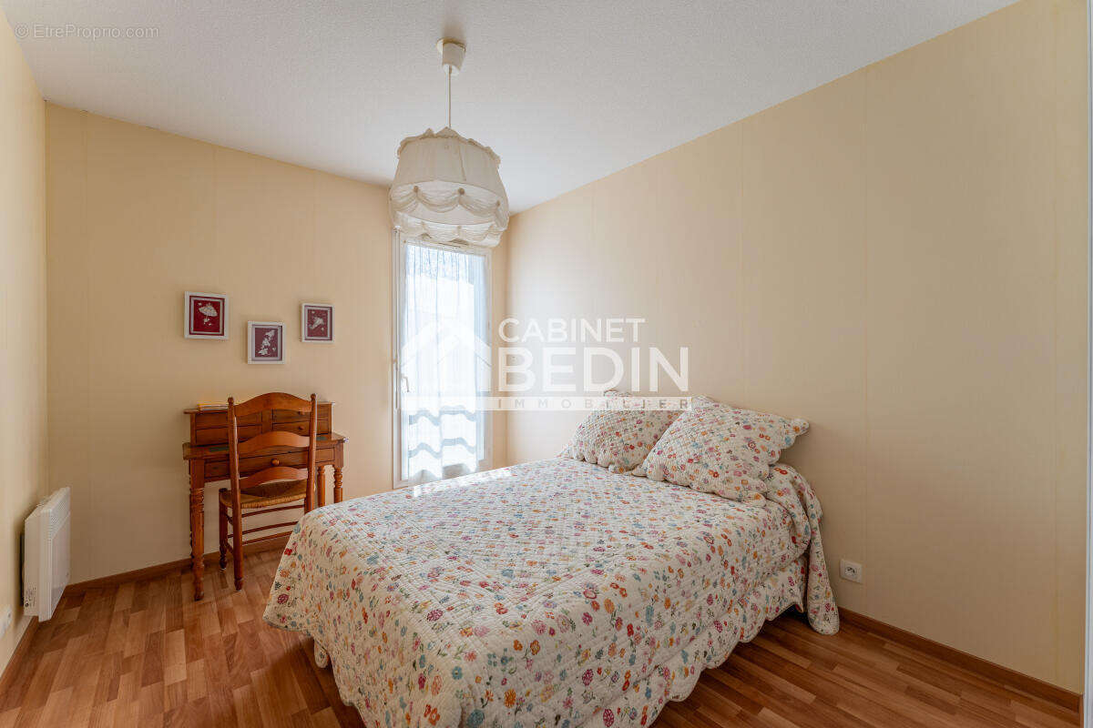 Appartement à PAREMPUYRE