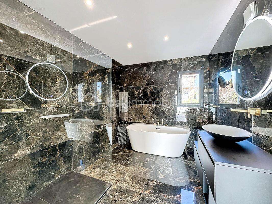 Maison à LA FOUILLOUSE